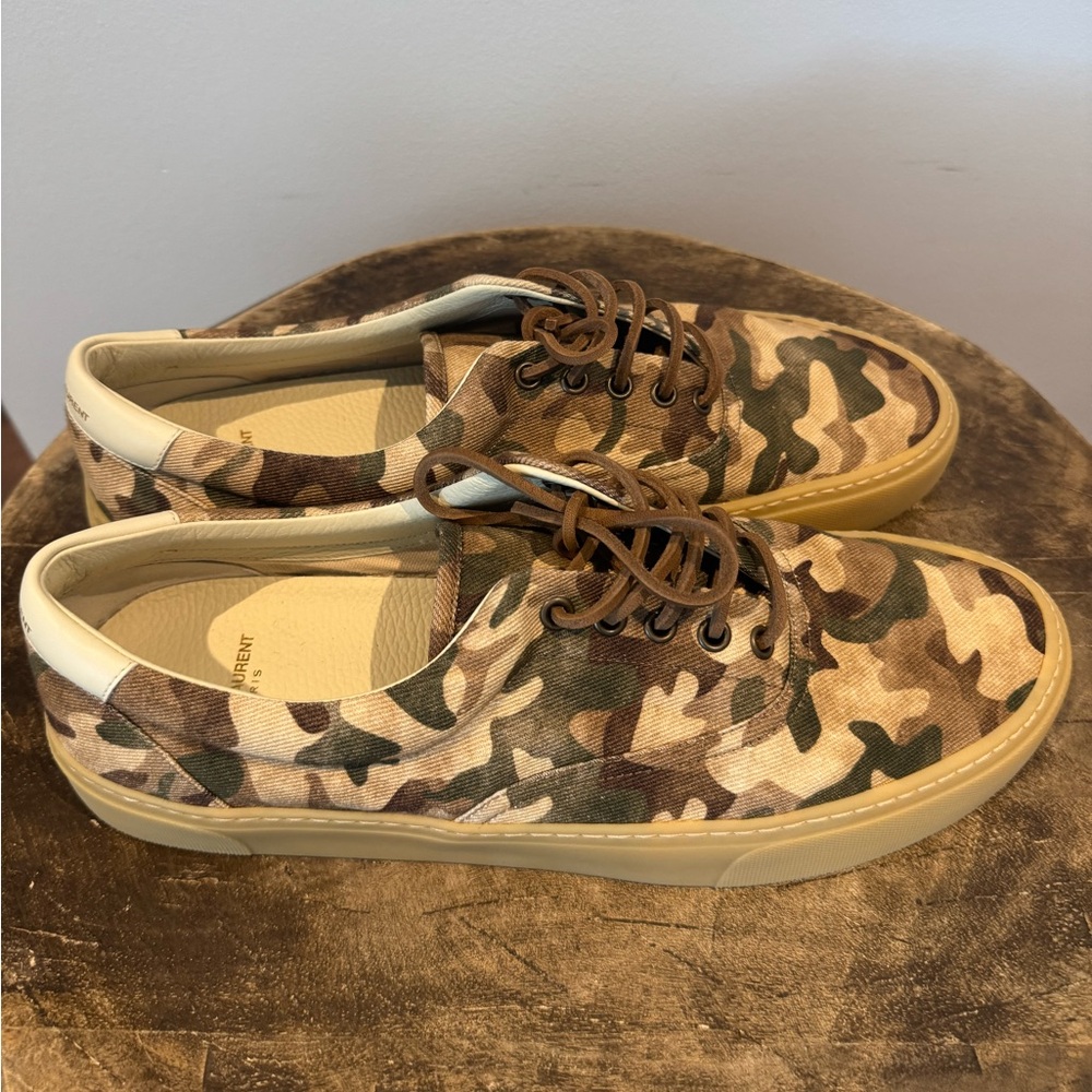 SAINT LAURENT VENICE LACE UP CAMO CANVAS SNEAKERS - Picture 2 of 9